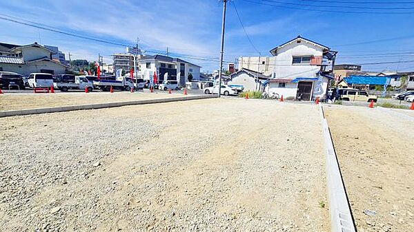 2号地のお写真です■更地■全4区画の分譲地■建築条件無し。お好きなハウスメーカー様で建築できます■近隣商業施設充実してます■道路高低差ほぼなし■駐車場3台以上のプランも可能です■