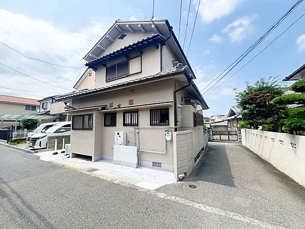 ■近年リフォーム箇所多数あり■室内大変丁寧に使用されてます■3方角地です■光明池駅徒歩13分■生活便利な立地です■ご見学可能ですのでご興味のある方はご覧ください