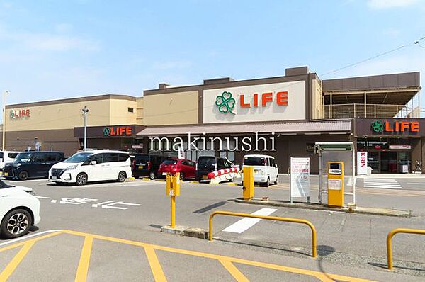 ライフ滝谷店 徒歩15分。 1140m