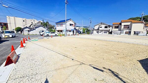 1号地のお写真です■更地■全4区画の分譲地■北東・北西角地■建築条件無し。お好きなハウスメーカー様で建築できます■道路高低差ほぼなし■生活便利な立地条件です■ぜひご見学下さい■