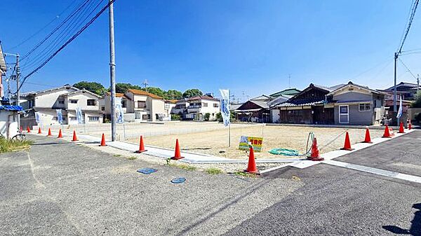 1号地のお写真です■更地■全4区画の分譲地■北東・北西角地■建築条件無し。お好きなハウスメーカー様で建築できます■道路高低差ほぼなし■生活便利な立地条件です■ぜひご見学下さい■