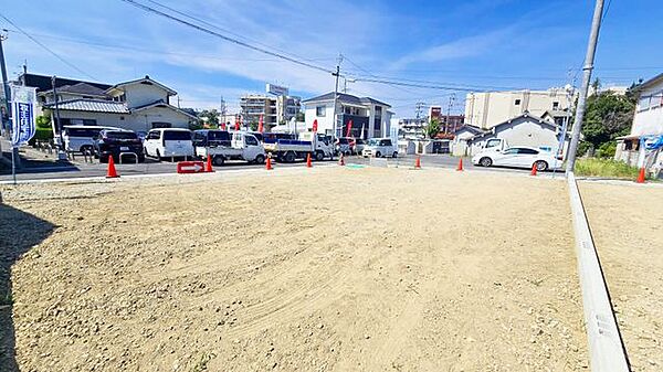1号地のお写真です■更地■全4区画の分譲地■北東・北西角地■建築条件無し。お好きなハウスメーカー様で建築できます■道路高低差ほぼなし■生活便利な立地条件です■ぜひご見学下さい■
