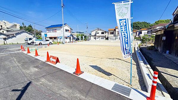 1号地のお写真です■更地■全4区画の分譲地■北東・北西角地■建築条件無し。お好きなハウスメーカー様で建築できます■道路高低差ほぼなし■生活便利な立地条件です■ぜひご見学下さい■