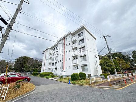 ■リノベーションしたお部屋■2階のお部屋です■水回り全て新調してます■オール洋室の2LDKタイプ■全居室収納付き■駅もお買い物も便利な立地となってます■エコカラットを採用■ぜひご見学下さいませ■