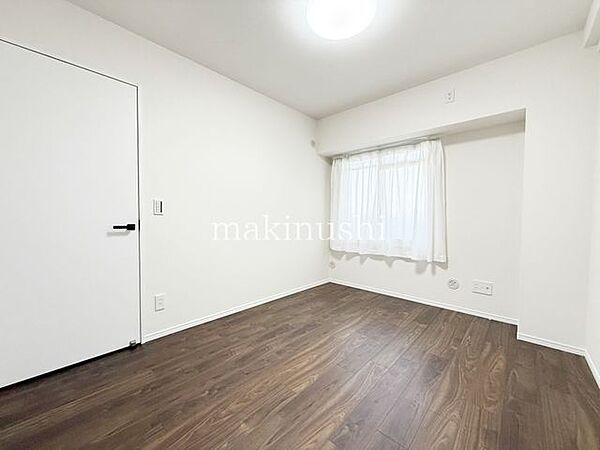 洋室を拡大表示