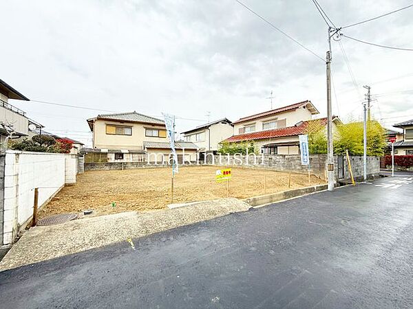 ■土地64.64坪■更地です！■建築条件なし■お好きなハウスメーカーや工務店で建築できます■南海高野線　千代田駅まで徒歩11分■駅前商業施設充実してます■いつでも見学可能です。ぜひご見学してください■