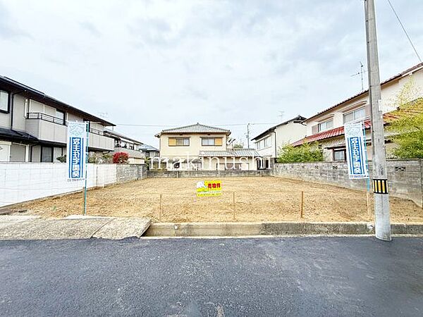 ■土地64.64坪■更地です！■建築条件なし■お好きなハウスメーカーや工務店で建築できます■南海高野線　千代田駅まで徒歩11分■駅前商業施設充実してます■いつでも見学可能です。ぜひご見学してください■