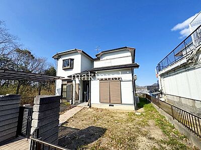 外観:■室内大変丁寧に使用されてます■駐車場並列2台可能■広いお庭付きのお家■眺望良好■1階にファミリークローゼット(納戸)がございます■全居室収納付きで6帖以上■いつでもご見学可能です。ご見学下さいませ■ 外観:■室内大変丁寧に使用されてます■駐車場並列2台可能■広いお庭付きのお家■眺望良好■1階にファミリークローゼット(納戸)がございます■全居室収納付きで6帖以上■いつでもご見学可能です。ご見学下さいませ■