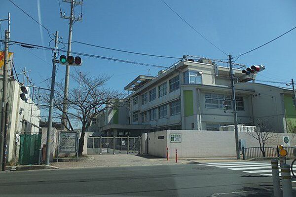 堺市立美原北小学校 徒歩9分。 650m