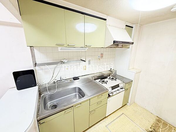 吊り戸棚いっぱいのキッチンです♪これだけの収納力があれば、いつもすっきりとしたキッチンに出来そうです♪