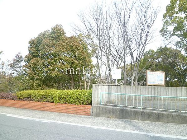 金剛中央公園 徒歩15分。 1200m