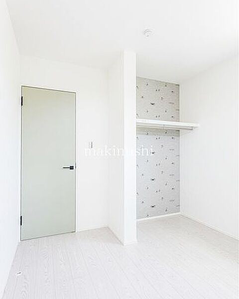 2階各居室にはクローゼットがあり、お洋服が整理できてお部屋が広く使えます♪