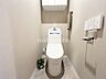 トイレ：何だか落ち着けるトイレ空間です。トイレは快適な温水洗浄便座付きとなっております。こんな綺麗にお手入れされたトイレは本当に嬉しいです。