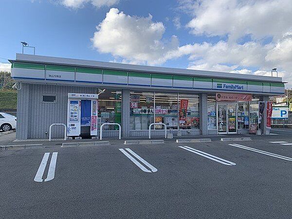 ファミリーマート狭山今熊店 徒歩1分。 80m