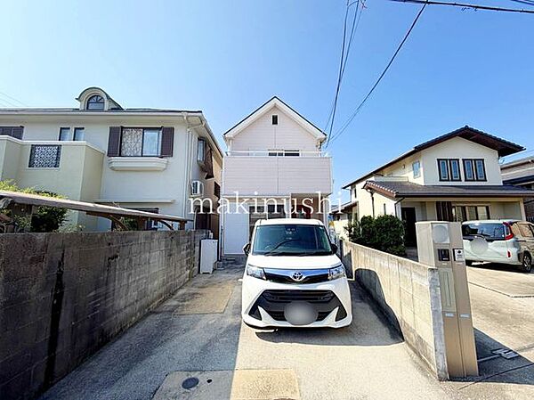 ■室内美装工事完了しました■平成14年建築の一戸建て■屋根裏収納もございます■ウォークインクローゼット付き■南向きバルコニーで日当たり良好■駐車場付き♪自転車、バイクも置けます■いつでもご見学可能