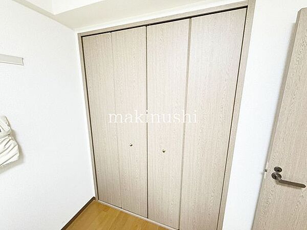 大きな収納スペースです。これだけの広さがあれば、かなりの量のお荷物を収納出来ますね。