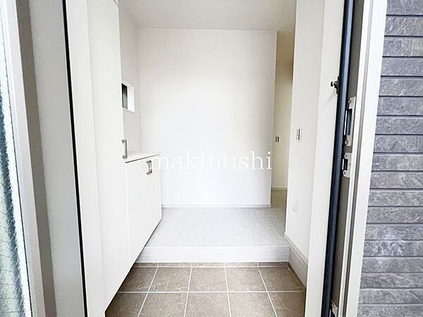 玄関を拡大表示