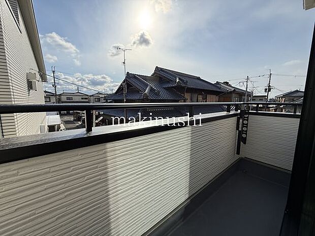 ・全室フローリングなので、ちょっとした汚れはモップでサッとお掃除できます。