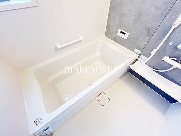 ・浴室もピカピカです。キレイな浴室での気持ちの良いバスタイムが一日の疲れを癒してくれます。