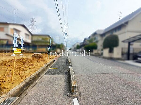 前面道路含む外観第一種低層住居専用地域の住宅地内です！！