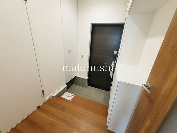 玄関整頓された玄関から気持ち良くお出かけできます。