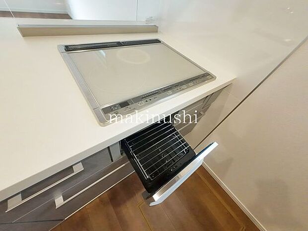 ・火を使わないIHクッキングヒーターなので、ママのお手伝いをしたいお子様も安心。親子で仲良くお料理すれば家族の絆も深まります。