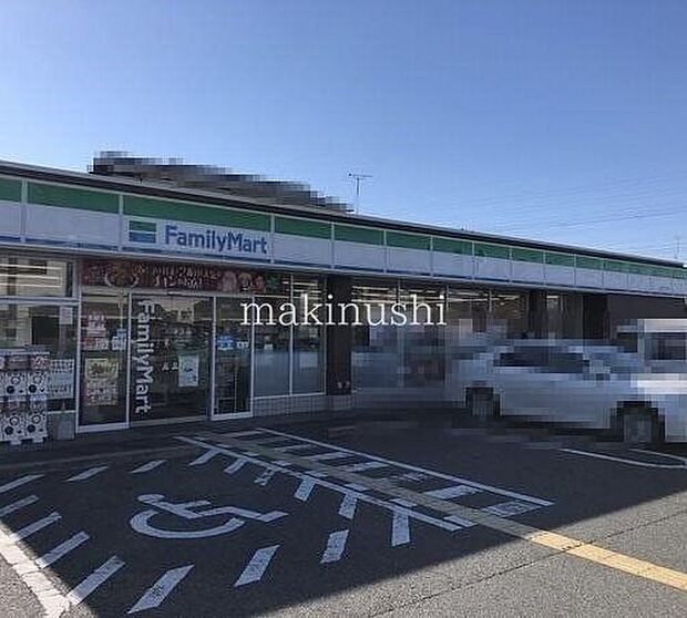 ファミリーマート堺深井中町店 徒歩6分。 480m