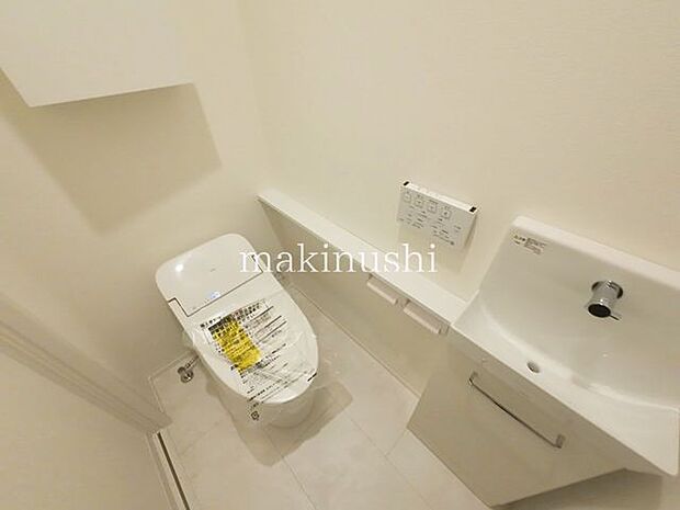 トイレ・トイレは1階と2階にあります。