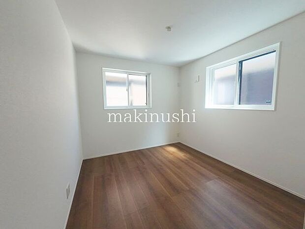 ・全室フローリングなので、ちょっとした汚れはモップでサッとお掃除できます。