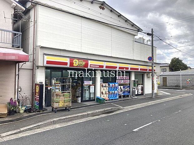 ニューヤマザキデイリーストア八尾神宮寺店 徒歩23分。 1800m