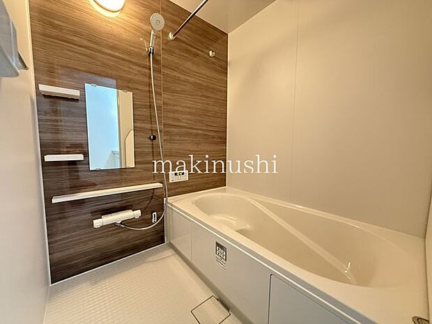 浴室浴室もピカピカです。キレイな浴室での気持ちの良いバスタイムが一日の疲れを癒してくれます。