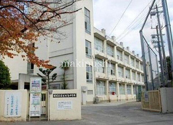 堺市立東百舌鳥中学校 徒歩14分。 1100m