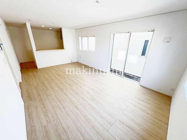 新築ならではのまっさらな空間。水回りもキレイです。