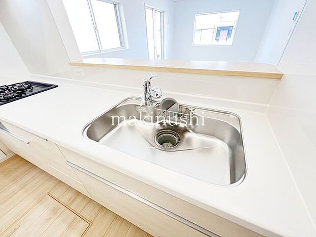 ・広々として洗い物なども使いやすいシンクです。