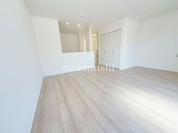 リビング約16.2帖のLDKカウンターキッチン