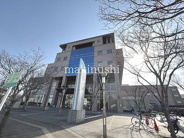 河内長野市立図書館 徒歩18分。 1390m