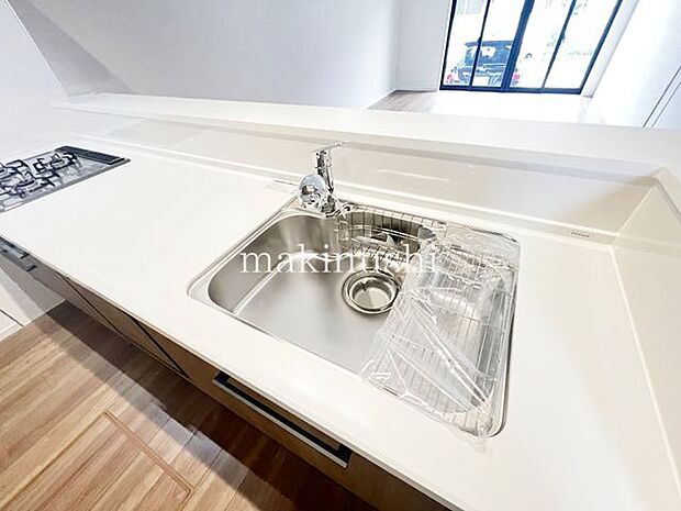 ・広々として洗い物なども使いやすいシンクです。・広々として洗い物なども使いやすいシンクです。