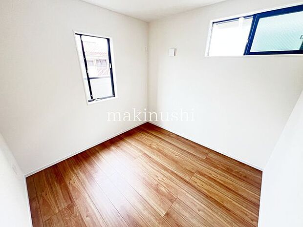 ・2面採光を確保した明るい室内は、風通しも良く、大変居心地の良い空間となっております。