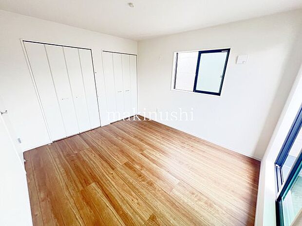 ・2面採光を確保した明るい室内は、風通しも良く、大変居心地の良い空間となっております。