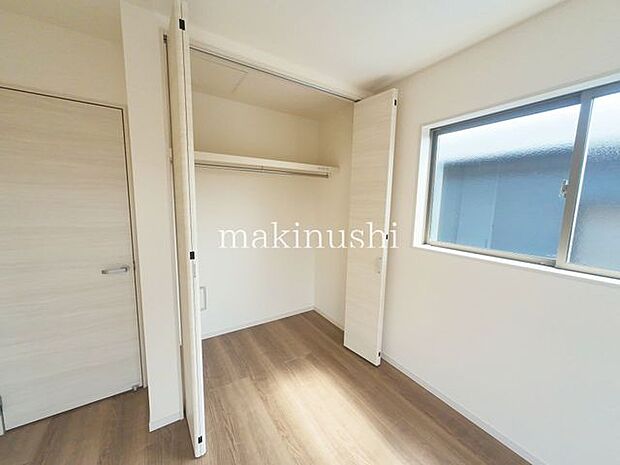 ・クローゼット2箇所有り、たくさんのお洋服も楽々収納できます