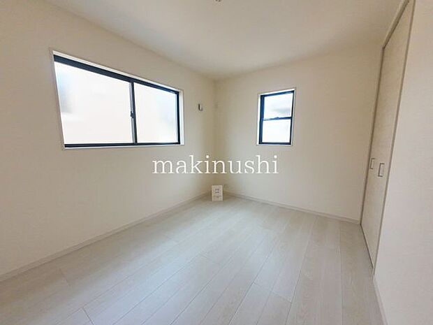 フローリングでお掃除ラクラクです。