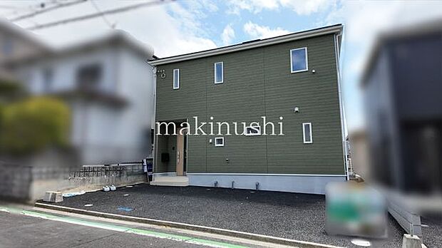 前面道路含む外観前面道路は約6.7mと広くいので、日々の車の出し入れも安心です。