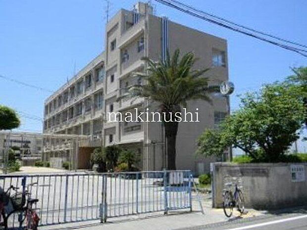 堺市立泉ケ丘東中学校 徒歩24分。 1900m