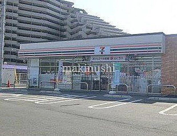 セブンイレブン堺登美丘東店 徒歩10分。 800m