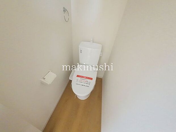 トイレ1号棟・トイレは1階と2階にあります、夜のおトイレも階段を上り下りしないですみますね。