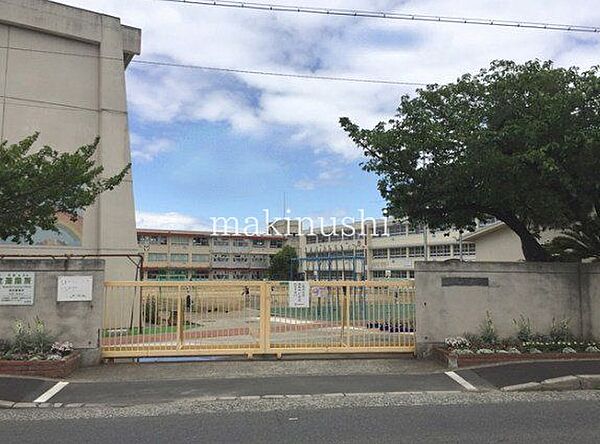 堺市立日置荘小学校 徒歩5分。 360m