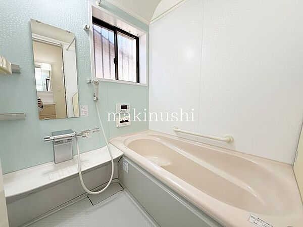 浴室浴室もピカピカです。キレイな浴室での気持ちの良いバスタイムが一日の疲れを癒してくれます。