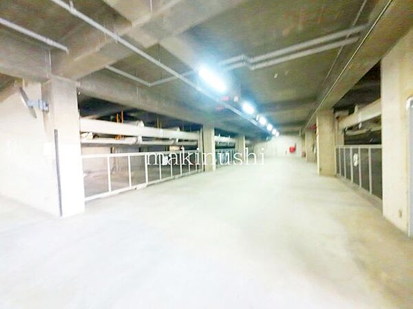 駐車場敷地内駐車場