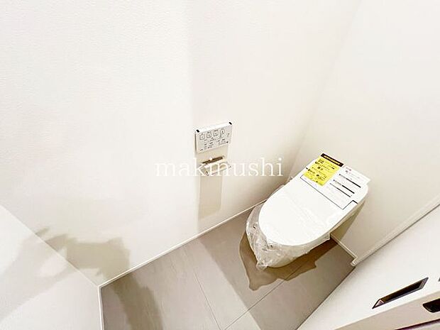 トイレトイレは1階・2階の2ヶ所にあり、時間帯を気にせず使えて便利。ご家族の生活リズムが異なっても快適にお過ごしいただけます。
