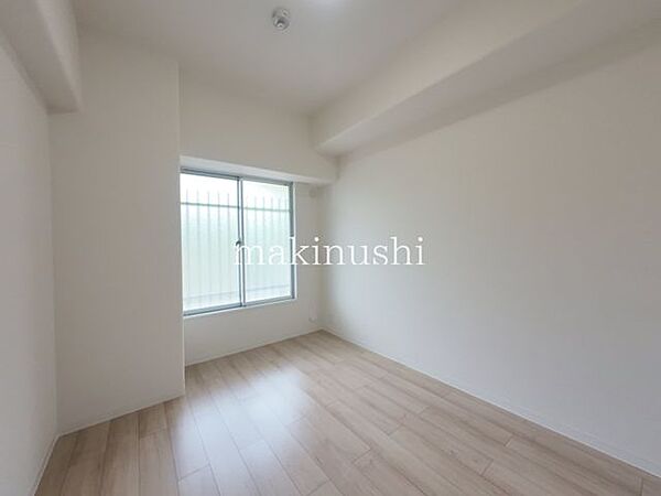 子供部屋　約5.0帖子供部屋約5.0帖はコンパクトながら使いやすい広さで、収納スペースも備え整理整頓がしやすい設計。学習や遊びのスペースとして快適に利用できるお部屋です。